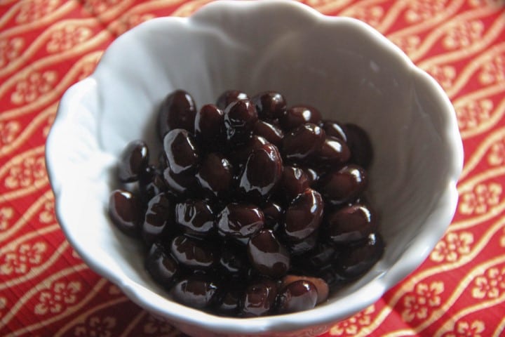 Le kuromame, des haricots noirs préparés